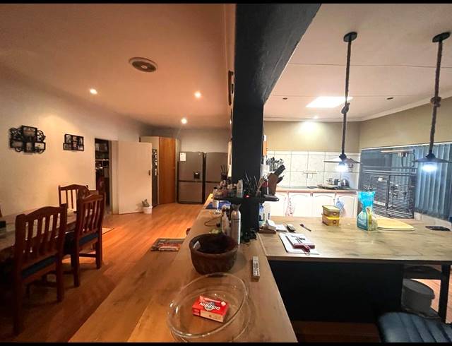 5 BEDROOM HOUSE FOR SALE IN THREE RIVERS